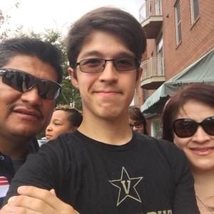 Meet your Posher, Javier